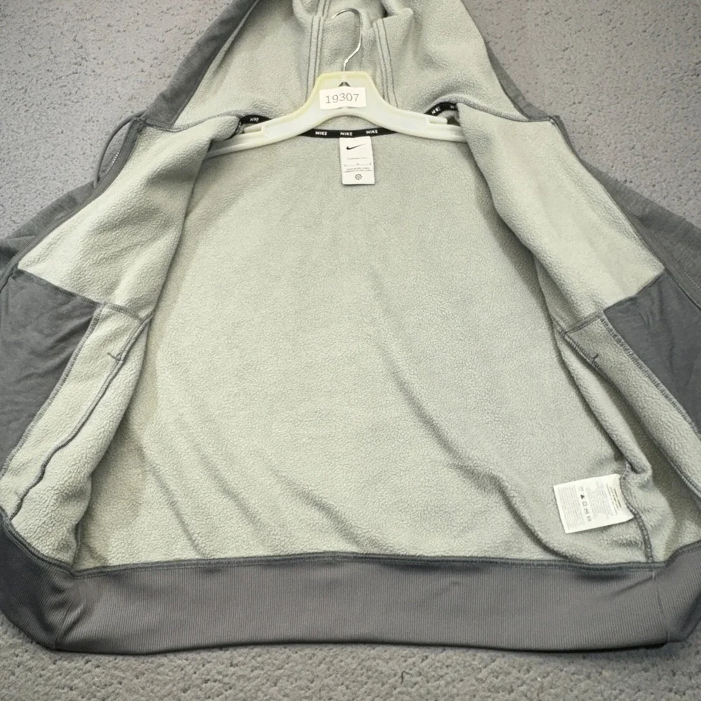 Nike Therma-FIT One Hoodie Womens Medium Gray Full Zip Jacket Workout Gorpcore